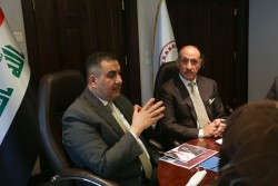 محافظ البنك المركزي العراقي يلتقي وزير الشباب والرياضة 