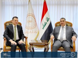 محافظ البنك المركزي العراقي يستقبل رئيس هيأة الاوراق المالية