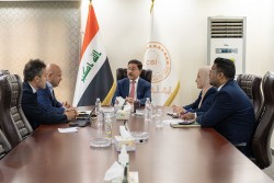 The Governor of the Central Bank of Iraq receives experts from the International Finance Corporation (IFC)