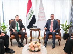 محافظ البنك المركزي يناقش عدة ملفات مع السفير التركي في بغداد