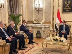 محافظ البنك المركزي العراقي يلتقي رئيس الوزراء المصري في إطار زيارته إلى جمهورية مصر العربية