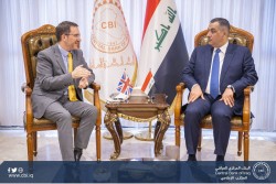 محافظ البنك المركزي العراقي يستقبل السفير البريطاني في بغداد