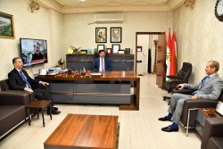 Governor of the Central Bank of Iraq meets with employees of the Erbil branch