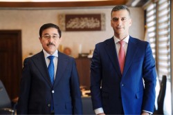 محافظ البنك المركزي يباشر مهامه ويطلع على سير العمل في البنك