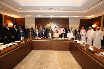 محافظ البنك المركزي العراقي يلتقي رئيس برنامج الخليج العربي للتنمية في الرياض