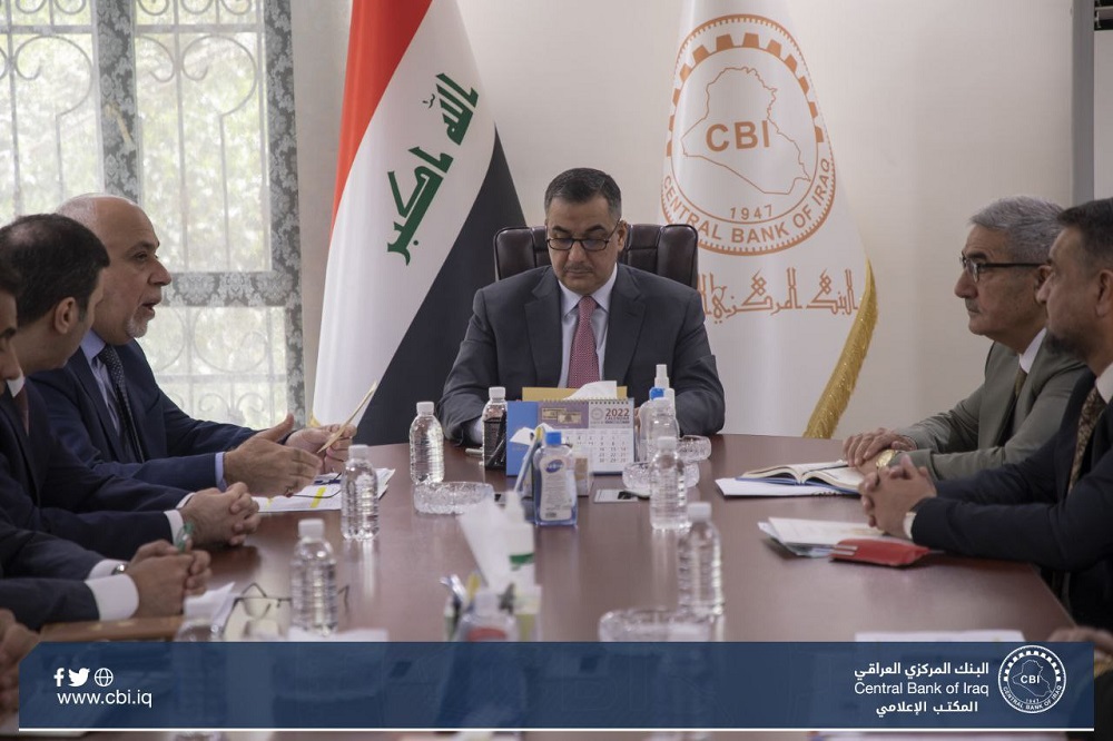محافظ البنك المركزي العراقي يلتقي اللجنة العليا للإقراض