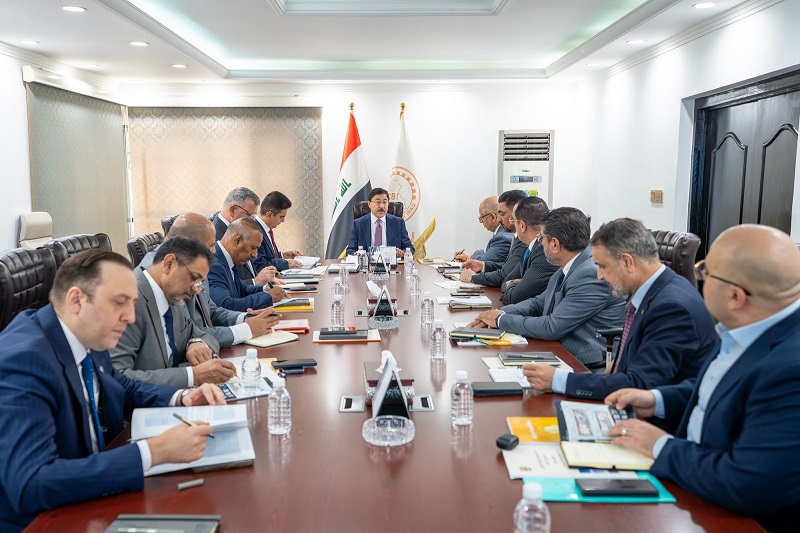 Governor of the Central Bank of Iraq chairs a meeting on bank lending