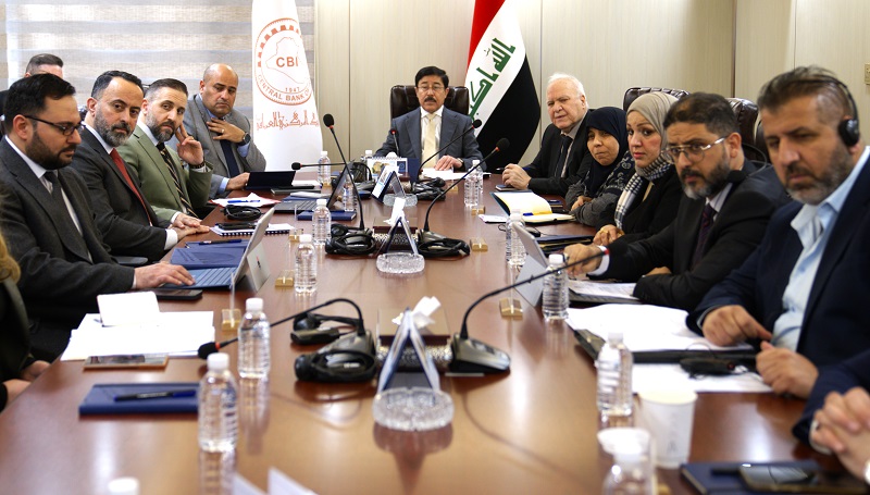 محافظ البنك المركزي يبحث مع شركة (أوليفر وايمان) سبل تحسين التصنيف السيادي والائتماني للعراق